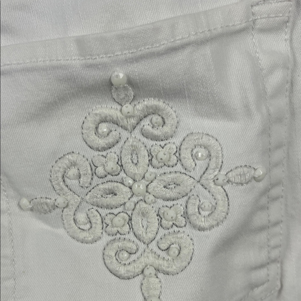 White House Black Market Cream Frayed Hem Bermuda Shorts - Picture 6 of 7
